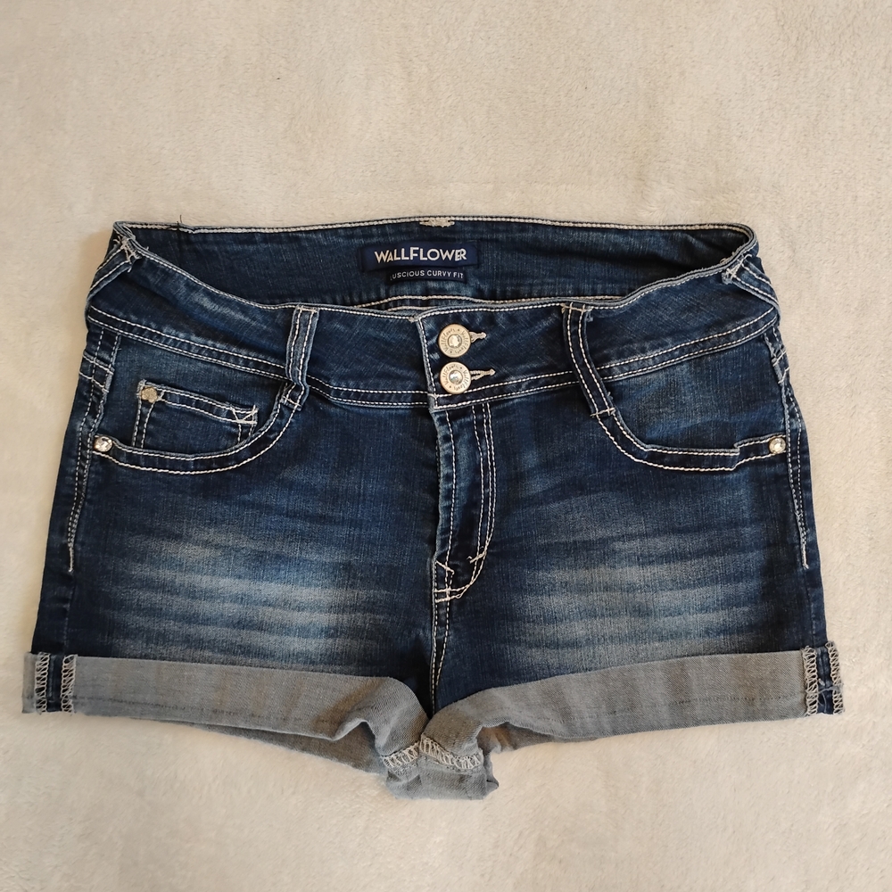 WallFlower Luscious Curvy Fit Women's Denim Shorts - Blue Size 11